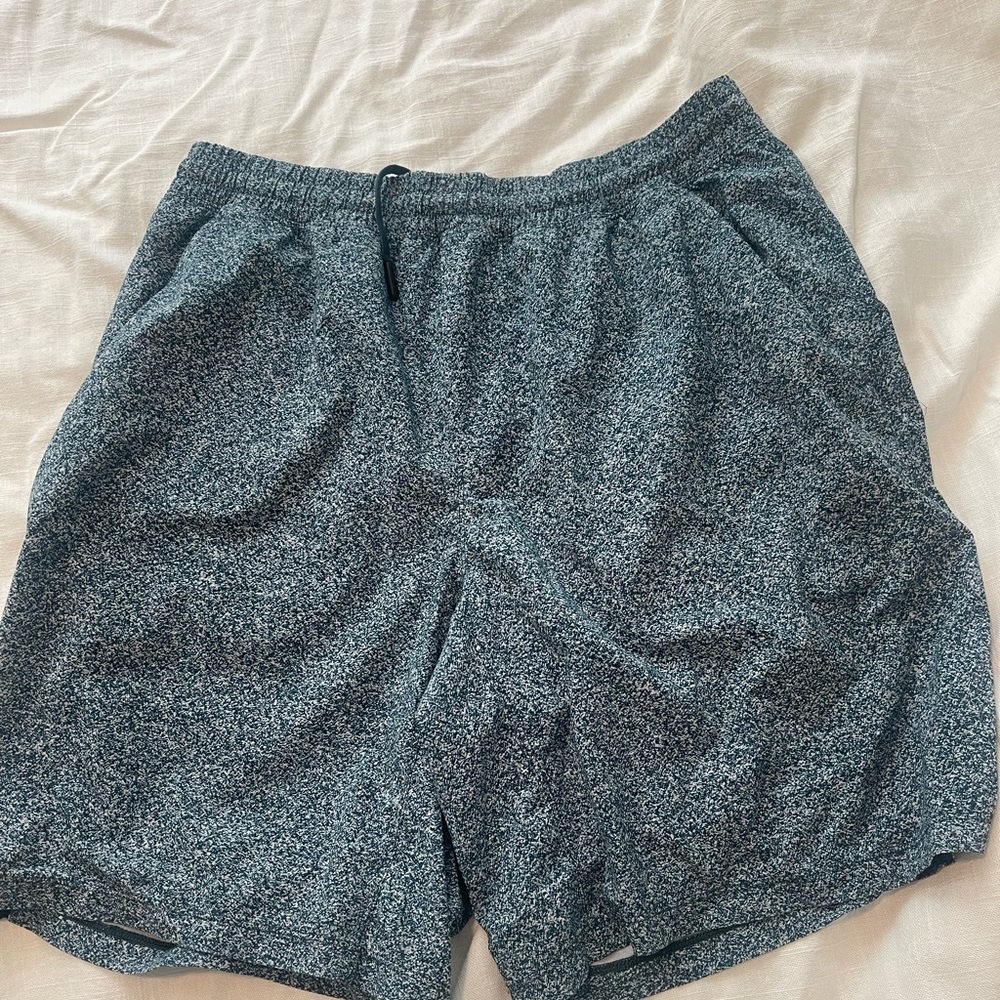 Lululemon shorts size L